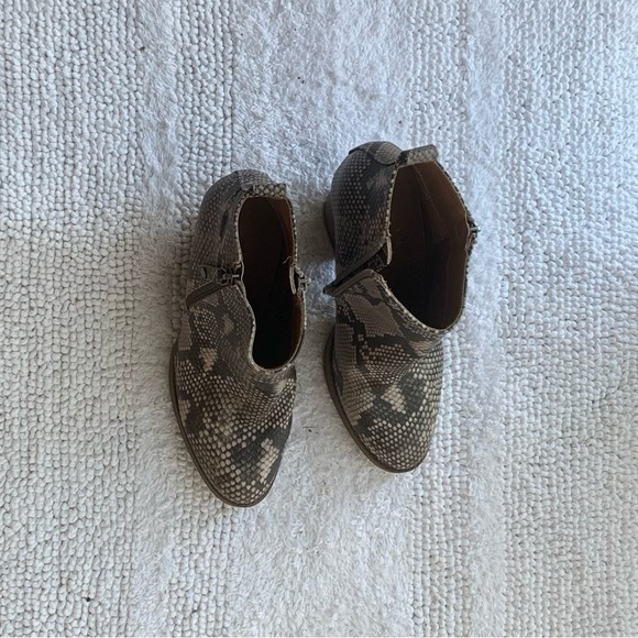 Universal Thread Snakeskin Booties - Picture 8 of 9